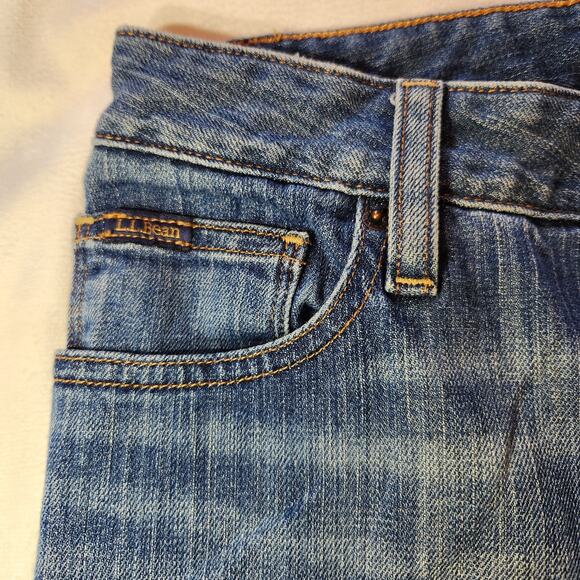 L.L. Bean Favorite Fit Jeans Women’s Size 12 Regular Blue Denim Stretch - Picture 3 of 8